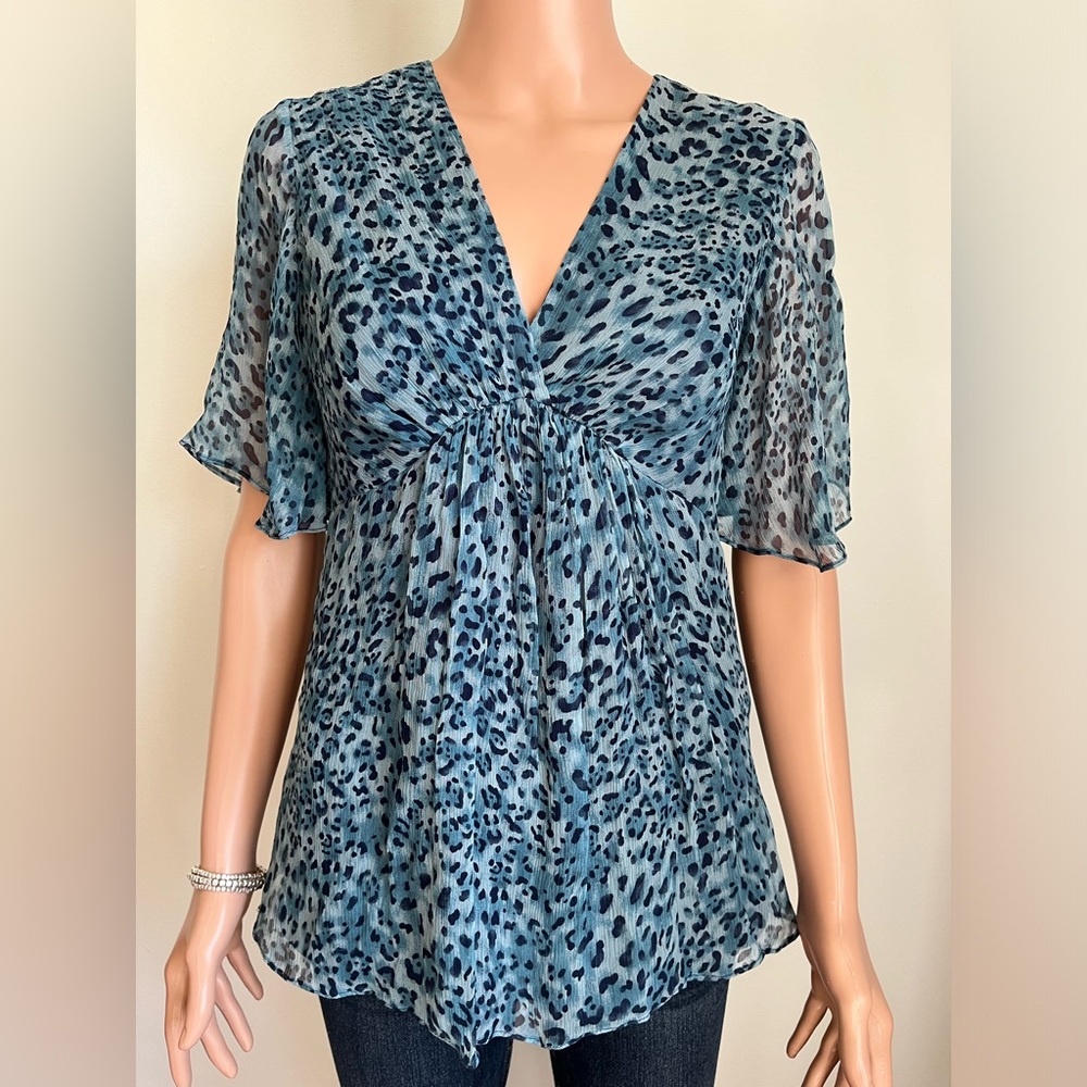 LIKE NEW! Womens Blue Cheetah Blouse